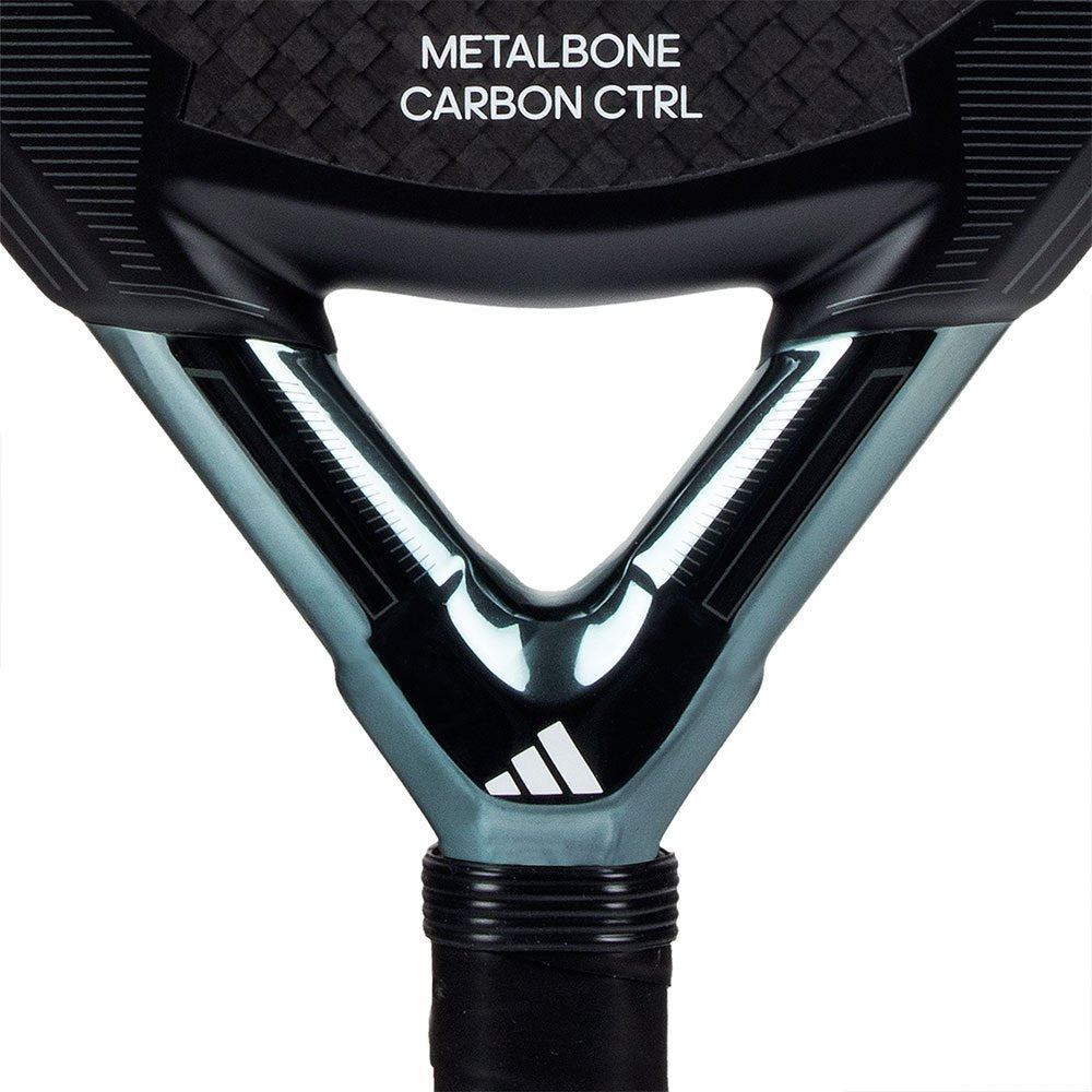 Control de carbono de Adidas Metalbone
